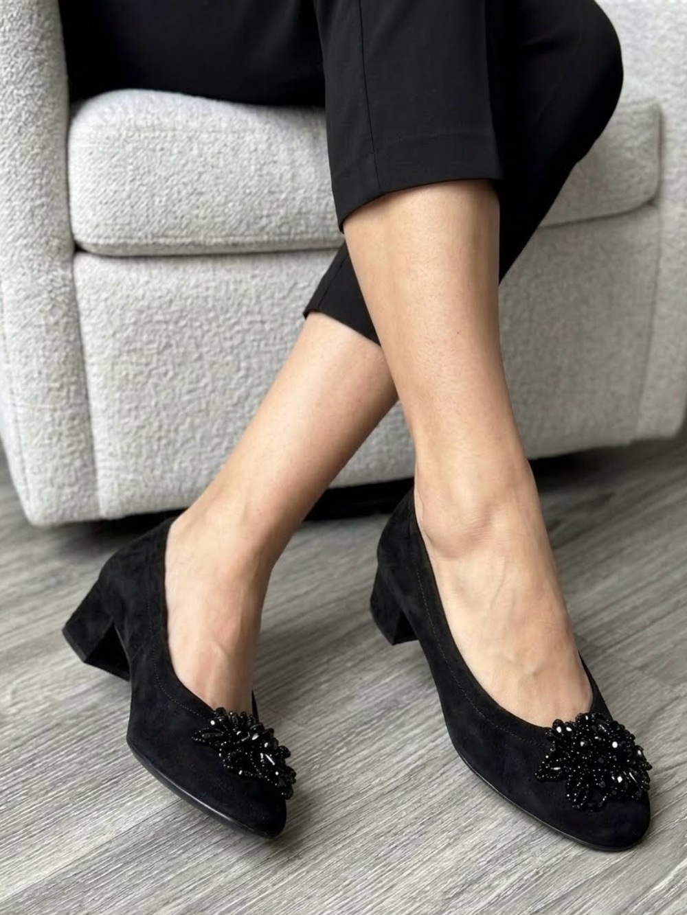 AGL Black Suede Beaded Flower Low Block Heel Pumps 40 9.5 Italy